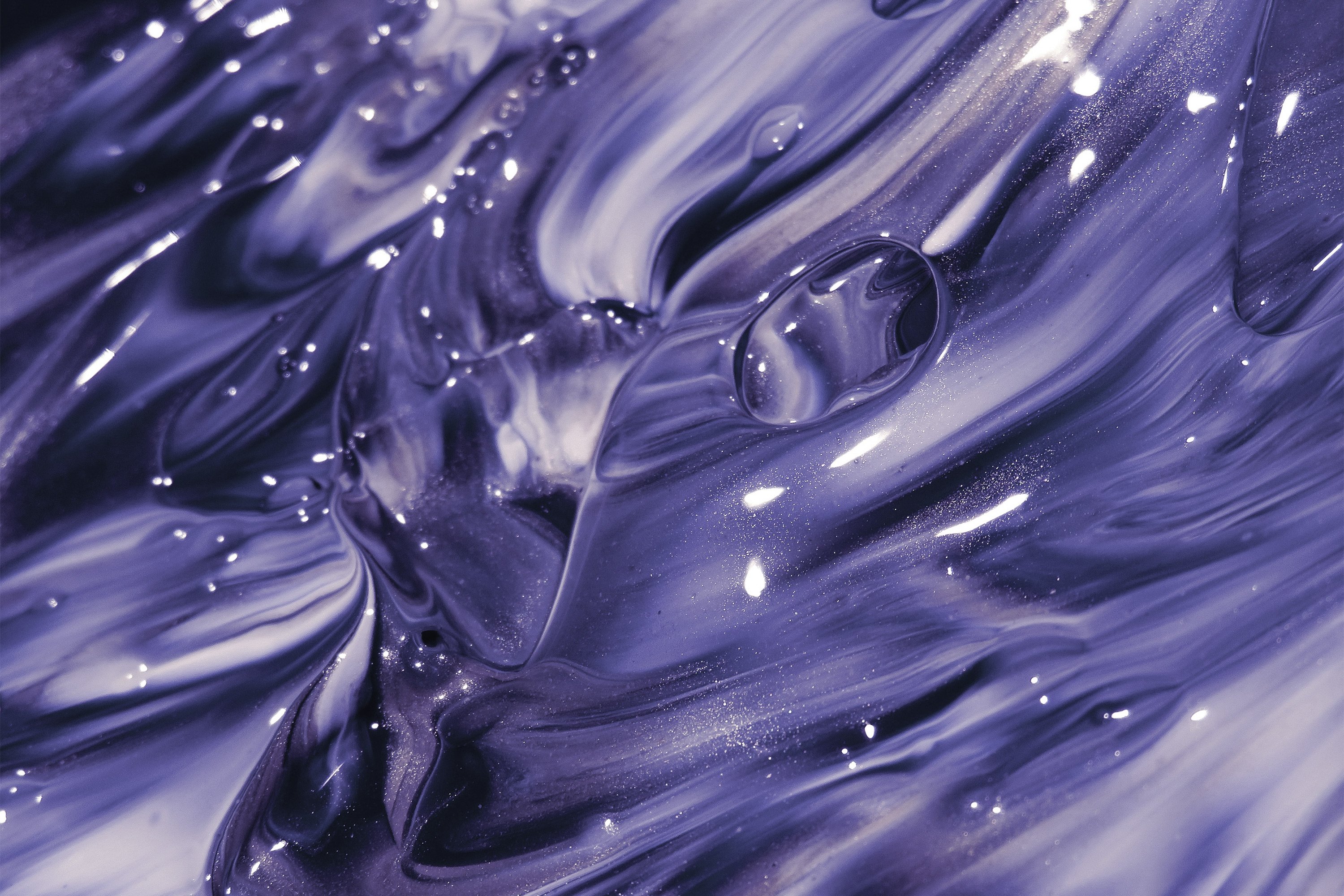 Flüssige Farbe lila